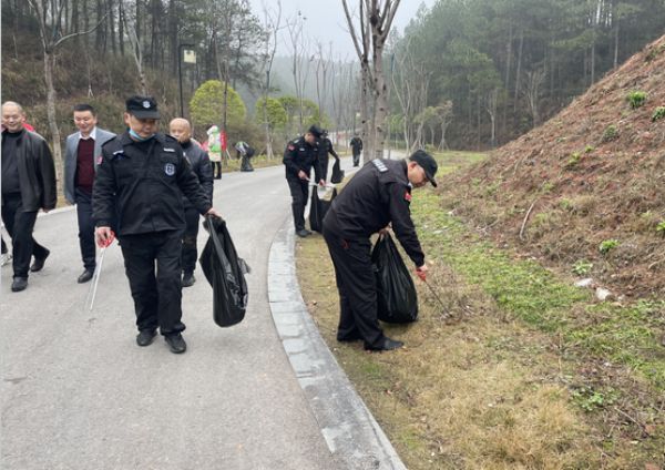 懷化藍(lán)盾保安服務(wù)有限公司,湖南保安服務(wù),湖南區(qū)域秩序維護(hù),湖南物業(yè)管理服務(wù) 懷化藍(lán)盾保安服務(wù)有限公司,湖南保安服務(wù),湖南區(qū)域秩序維護(hù),湖南物業(yè)管理服務(wù)